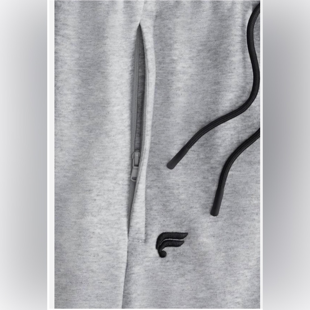 Fabletics lightweight Go-To Joggers - Picture 2 of 5